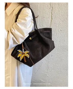 Large capacity retro brown suede tote bag for women, stylish commuter shoulder bag.