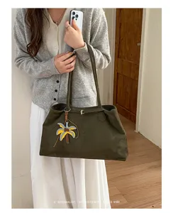 Soft large-capacity retro tote bag for women, casual commuter daily shoulder underarm bag.