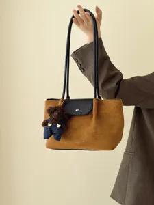 Chic καφέ σουède τσάντα ώμου shopper γυναικεία μεγάλη χωρητικότητα τσάντα εργασίας με αρκouδάκι