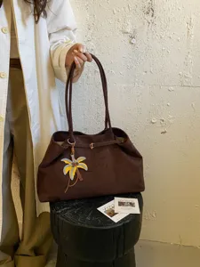 Soft large-capacity tote bag women retro casual commuter shoulder underarm bag stylish new