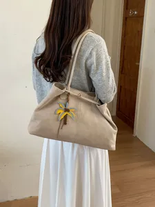 Casual soft leather large capacity tote bag for women, vintage commuter stylish shoulder bag.