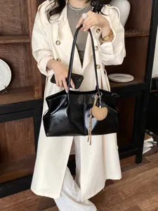 Retro Large Capacity PU Leather Tote Bag For Women Casual Commuting Pleated Shoulder Handbag With Heart Charm High Capacity Bag