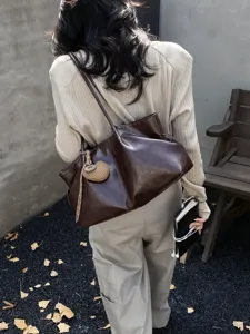Vintage dark brown tote bag for women, large capacity casual shoulder handbag daily.