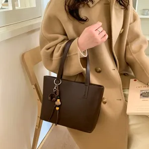 Borsa shopper marrone minimalista elegante da donna, grande capacita borsa a spalla in pelle