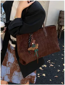 Large capacity suede diamond lattice tote bag for women, retro commute shoulder handbag.