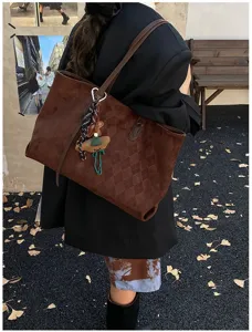 Large capacity suede diamond tote bag for women, vintage commuting single shoulder bag.