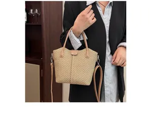 Stylish straw woven crossbody handbag for women casual shoulder bag with top handle and strap.