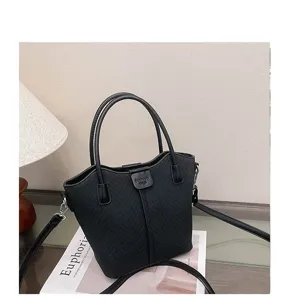 Black minimalist women's handbag shoulder crossbody bag casual daily style detailed view