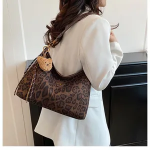 Leopard Print Shoulder Bag Women Fashion Plush Tote Bag Casual Chic Underarm Hobo Bag