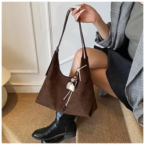 Autumn winter large capacity retro suede shoulder bag women versatile commuting hobo bucket bag detail