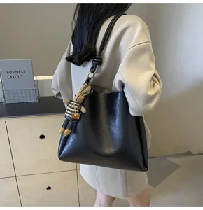 Stylish large capacity women shoulder bag PU leather hobo bag with cute rabbit charm