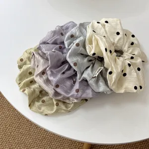Elegante juego de coleteros de lunares, gomas para el pelo de tela suave para peinados diarios.