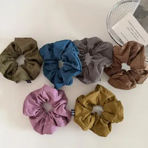 Coleteros de tela de color sólido vista detallada, bandas elásticas suaves para el cabello elegantes.