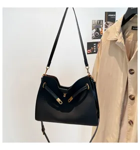 Retro matte tote bag for women, large capacity commuter shoulder and crossbody bag.