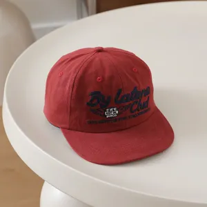 Gorra de béisbol plana roja para niños con bordado elegante, estilo hip hop para chicos.