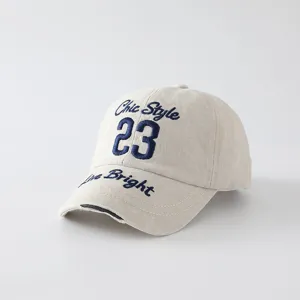 Retro washed embroidered baseball cap for men and women, trendy casual cotton sun visor hat.