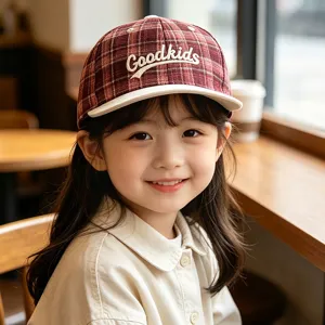 Lindo sombrero de béisbol de ala plana para niños con bordado, elegante gorra hip-hop.