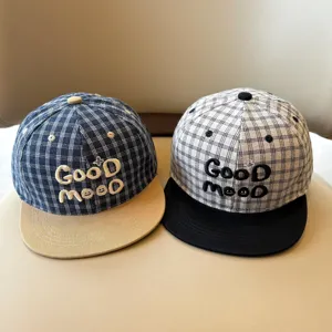 Gorra de béisbol con visera plana bordada a cuadros para niños, sombrero de primavera y otoño.