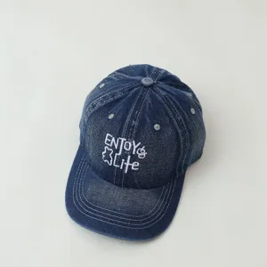 Children denim baseball cap, four seasons classic blue sun protection hat for boys and girls.