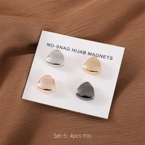 Set van 4 metalen driehoek magnetische hijab speldjes sjaal clips in gemengde kleuren.
