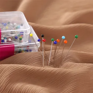Spilli con testa di perla colorata per cucito e sartoria, con scatola di conservazione.