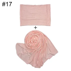 Rosa einfarbige Damen Modal Schal und Innenkappe Set Detailansicht, weicher Stoff.