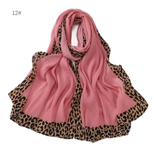 Écharpe longue plissée mode automne hiver avec bord imprimé léopard rose élégant