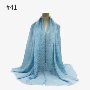 Sciarpa hijab con frange stropicciate azzurro chiaro donne leggero traspirante moda.