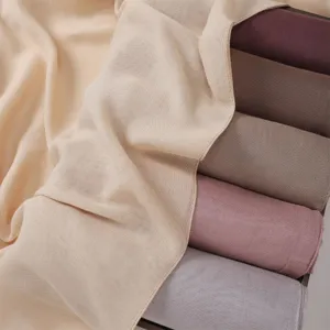 Écharpe unie de haute qualité en modal respirant foulard doux hijab châle pour femme.