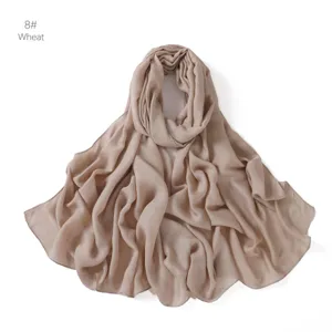 Vue détail écharpe châle hijabs unie respirante haute qualité en modal couleur blé.
