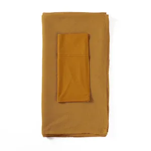 Ensemble long foulard et bonnet tube en coton modal jaune moutarde, hijab léger et souple uni.