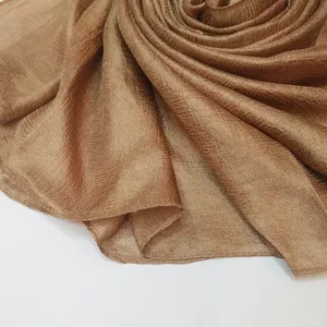 Foulard hijab souple en lin et soie artificielle unie, grande taille texture froissée.