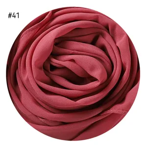 Einfarbig Perle Chiffon Bubble Hijab langer Schal, elegante Damen Kopftuch in Weinrot.