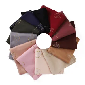 Elastische ademende gemercerizeerde katoenen lange dames hoofddoek met strass.