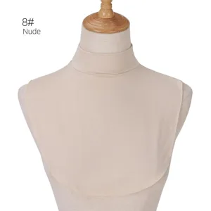 Dettaglio colletto finto a collo alto in cotone modale, collo rotolato rimovibile nude donna.