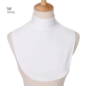 Finto collo in cotone modal dettaglio, design collo alto bianco unito, accessorio versatile donna.