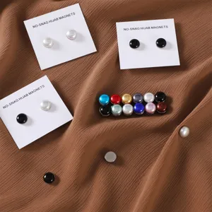 Detailansicht bunter Perlen Hijab Magnete, starker Magnetverschluss für Tücher Schals.