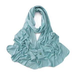 Details of the mercerized cotton long hijab scarf with magnetic buckle for women.