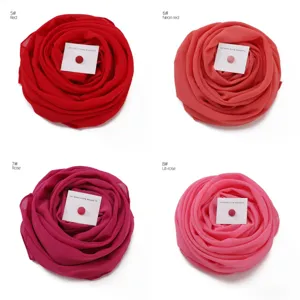 Chiffon Hijab Schal mit Magnetnadel Set, elegante plissierte Blumenform, lebendige Farben.