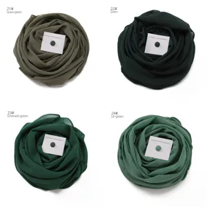 Einfarbiges Chiffon-Hijab-Schal-Set mit Magnetverschluss, elegante grüne Farboptionen.
