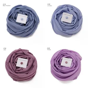 Elegantes Chiffon Hijab Schal Set mit Magnetnadeln in vier schönen Pastellfarben.