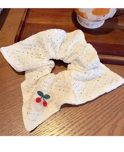 Coletero coreano bonito de encaje blanco con bordado de cerezas dulce accesorio para el pelo.