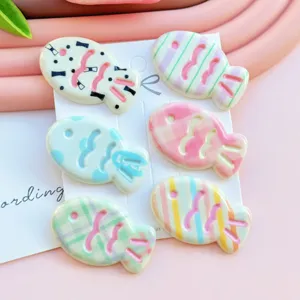 Bonitos pasadores de pelo de pescado de dibujos animados set accesorios detalle vista