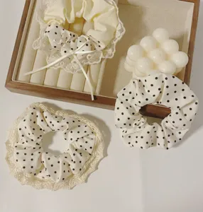 Scrunchies per capelli a pois dolci in stile francese con bordo in pizzo e fiocco, accessori.