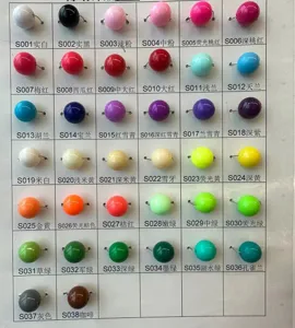 Vista dettagliata della tabella colori perline acriliche macaron, ideale per gioielli DIY.