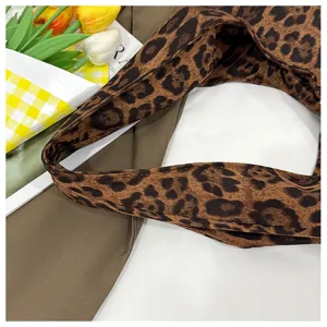 Suede schoudertas voor dames, grote capaciteit luie stijl luipaardprint tote tas voor dagelijks.