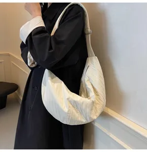 Borsa a tracolla hobo plissettata minimalista da donna, grande borsa casual in stoffa.