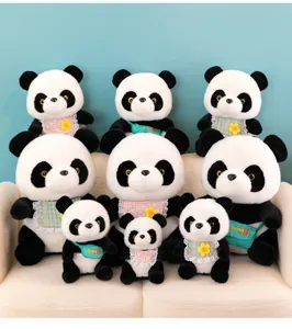 Mignon panda peluche animal en peluche poupée avec écharpe et sac pour cadeau d'enfant.