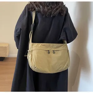 Borsa a tracolla casual in nylon impermeabile di grande capacità per l'uso quotidiano.