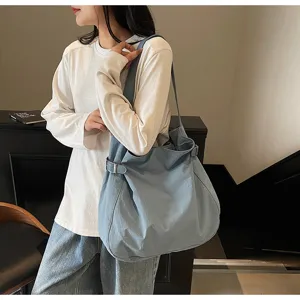 Minimalist casual nylon shoulder bag daily commute tote bag for women lightweight design stylish